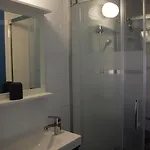 לינה וארוחת בוקר La Maison De L Artiste - D'hotes A - Avec Jacuzzi 4*