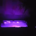 לינה וארוחת בוקר La Maison De L Artiste - D'hotes A - Avec Jacuzzi 4*