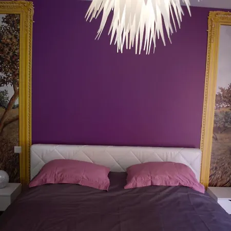 Bed & Breakfast La Maison De L Artiste - D'hotes A - Avec Jacuzzi Verdun-sur-Meuse