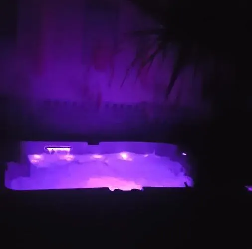 Bed & Breakfast La Maison De L Artiste - D'hotes A - Avec Jacuzzi 4*