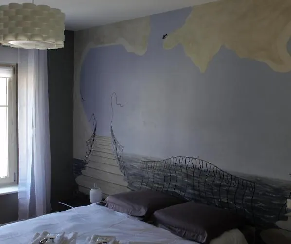 La Maison De L Artiste - D'hôtes à - Avec Jacuzzi Verdun-sur-Meuse